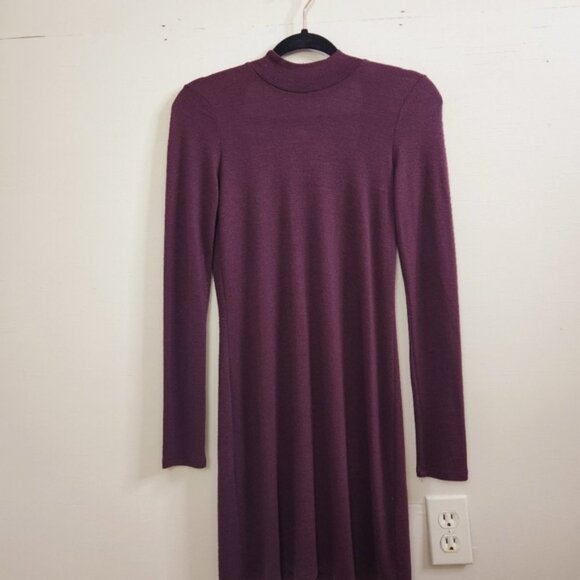 Aritzia Wilfred Free Moulton Burgundy Plum Knee Length Dress Minimalist - Picture 4 of 9